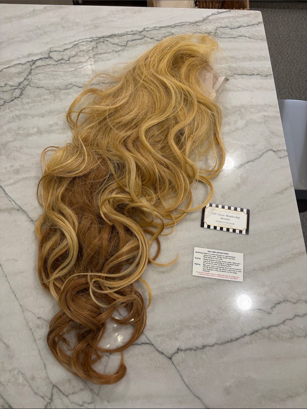 BNWOT Blonde Ombre Wavy Hairpiece - Lightweight Blend- HALLOWEEN READY